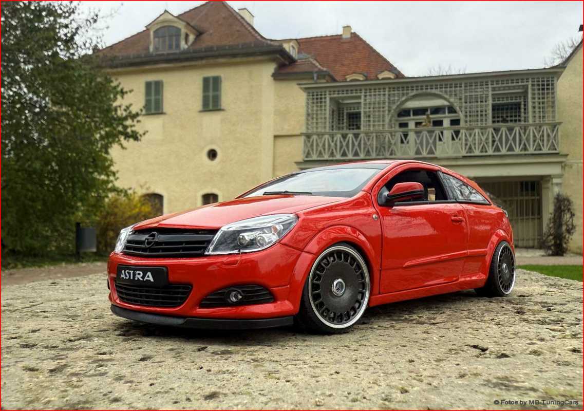 1:18 Opel Astra GTC 2005 RED + OZ DTM Alu = inkl OVP